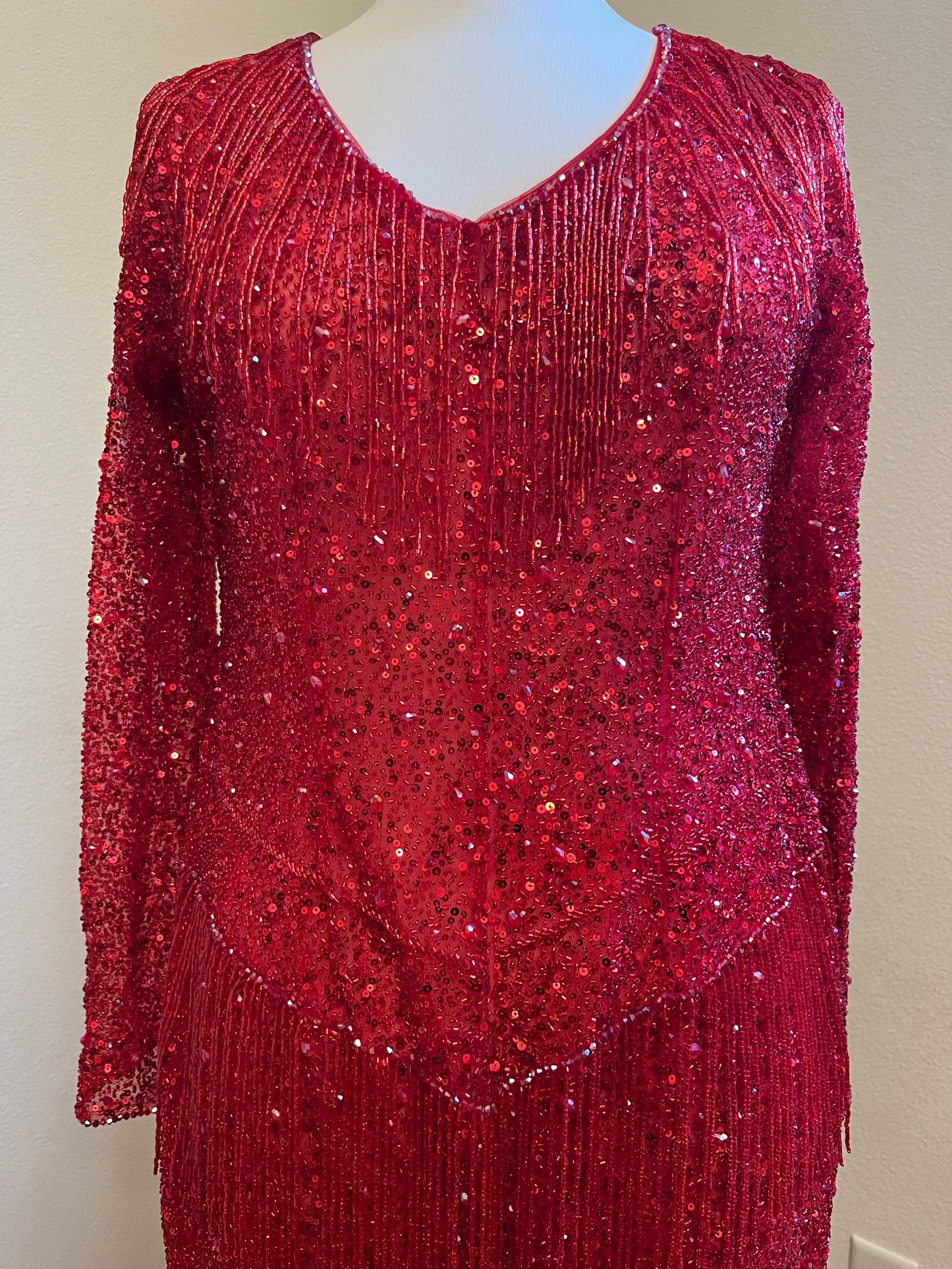 Estilo RM5193 - Réplica de un traje pantalón rojo de manga larga con cuentas de Reba McEntire