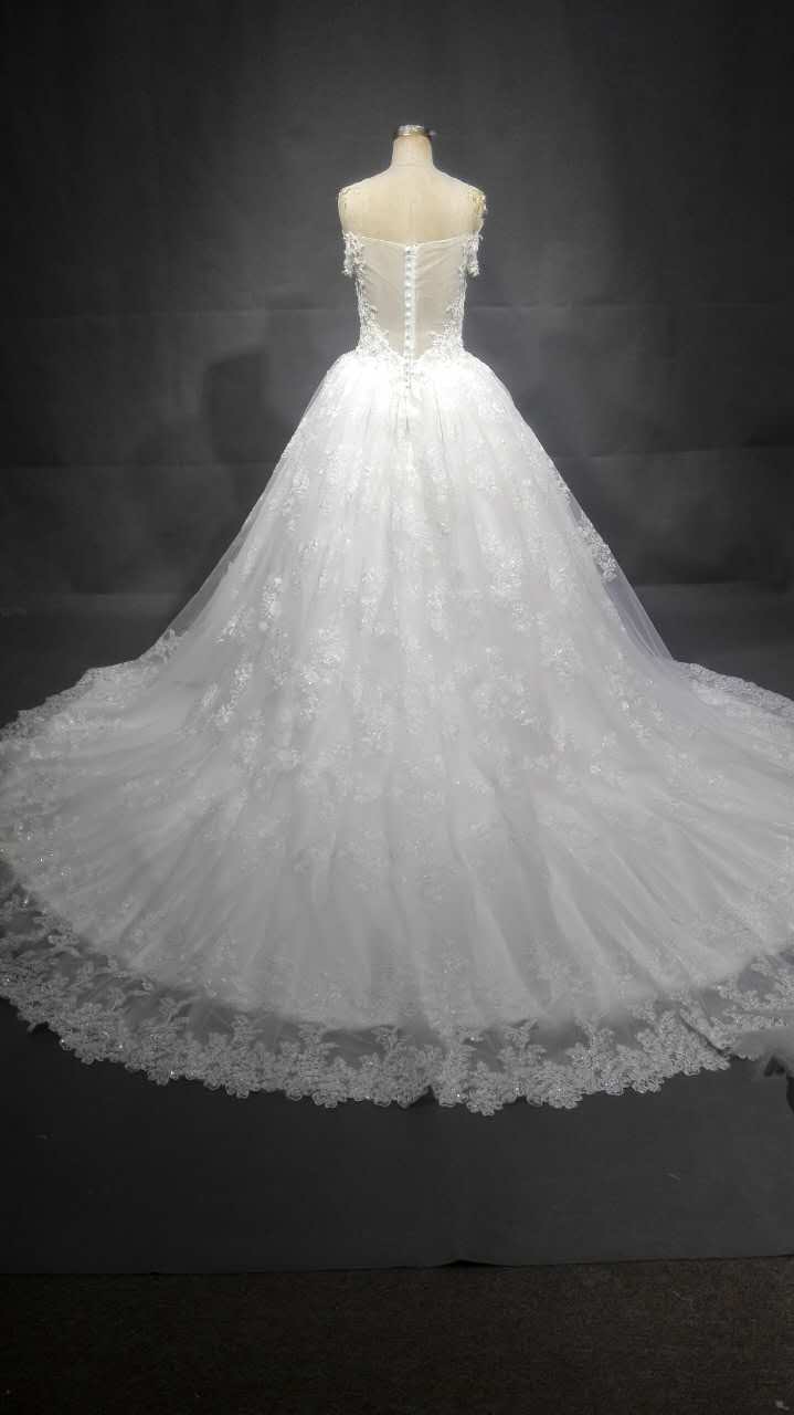 Style #C2017-toria - Robe de mariée trapèze en dentelle perlée, épaules dénudées