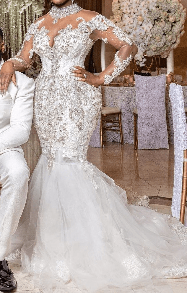 C2021-BiM012 - Robe de mariée transparente à manches longues et col illusion avec perles de cristal et traine cathédrale