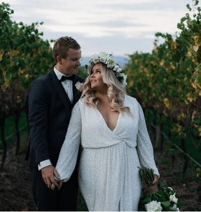 C2019-lsp088 - beaded long sleeve v-neck plus size wedding gown