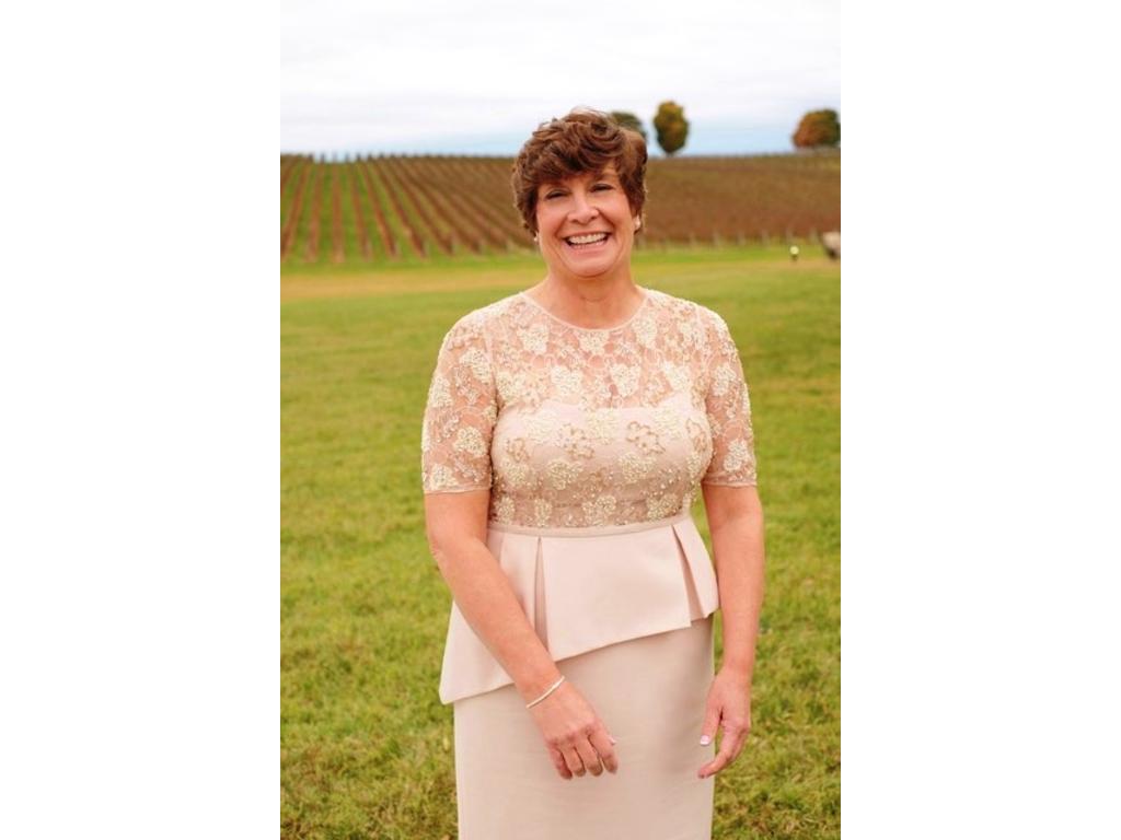 C2022-MST11 - Vestido de noche formal para madre de la novia con peplum y manga corta