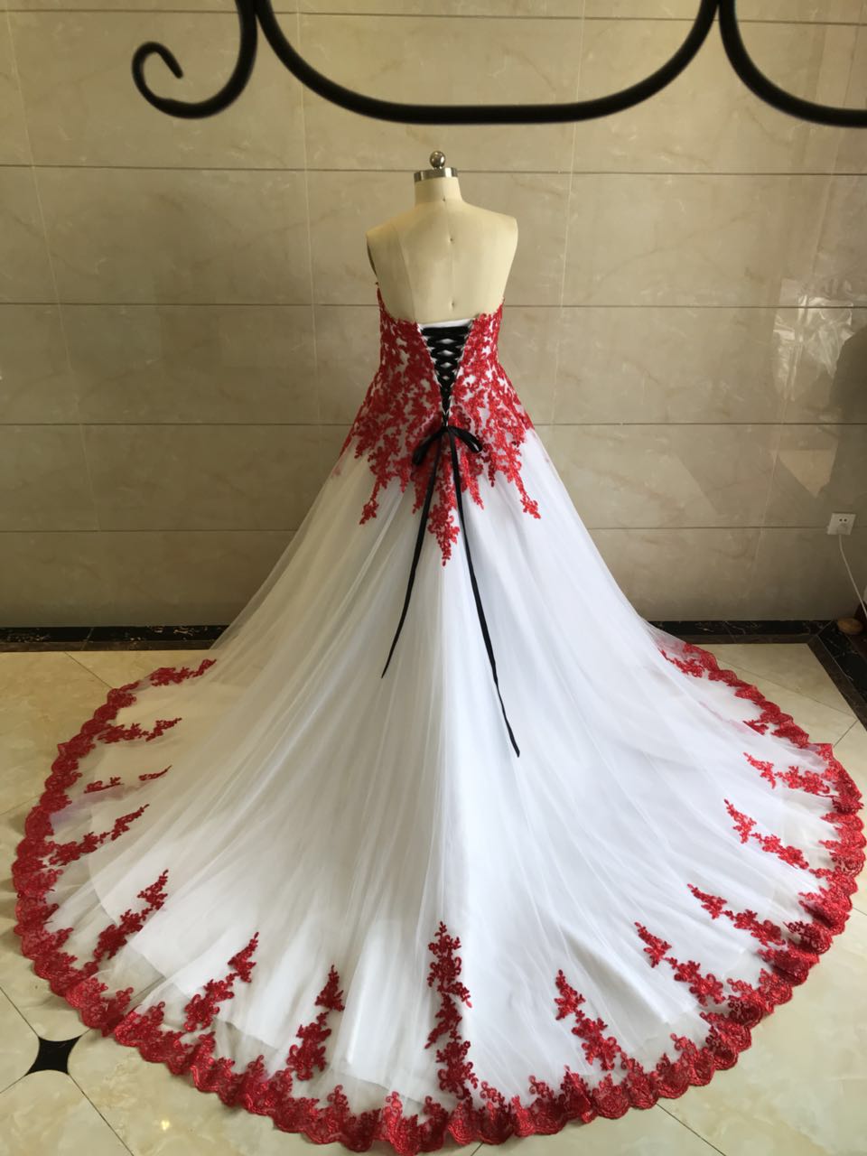 Style DOL-Y001  Strapless Red and white lace wedding gown