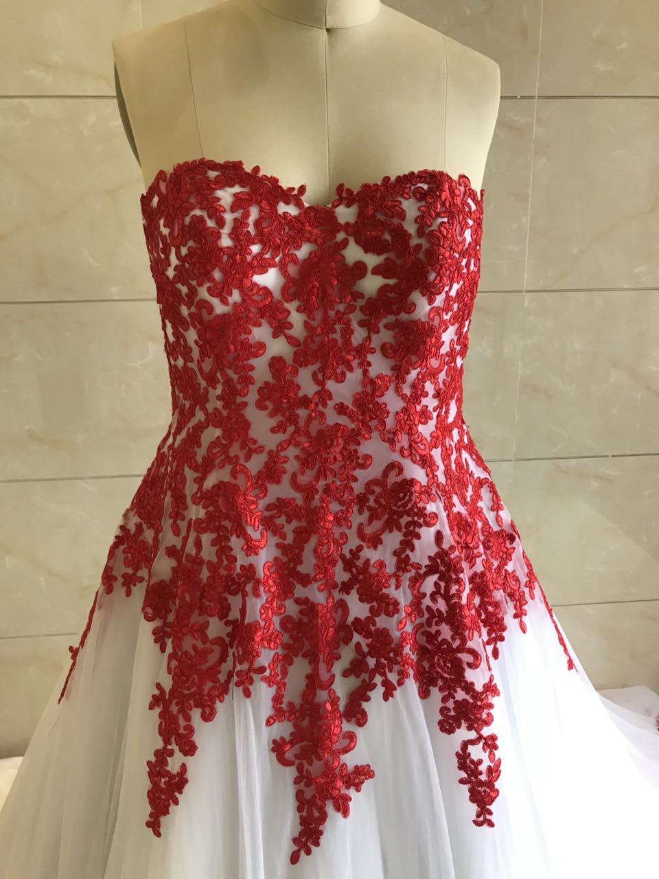 Style DOL-Y001  Strapless Red and white lace wedding gown