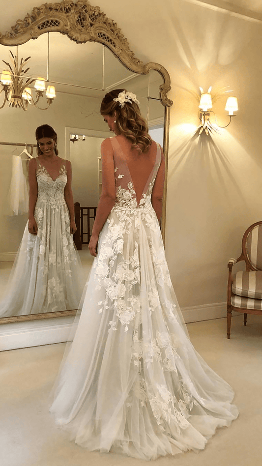 C2022-AV244 Sleeveless a-line backless wedding gown