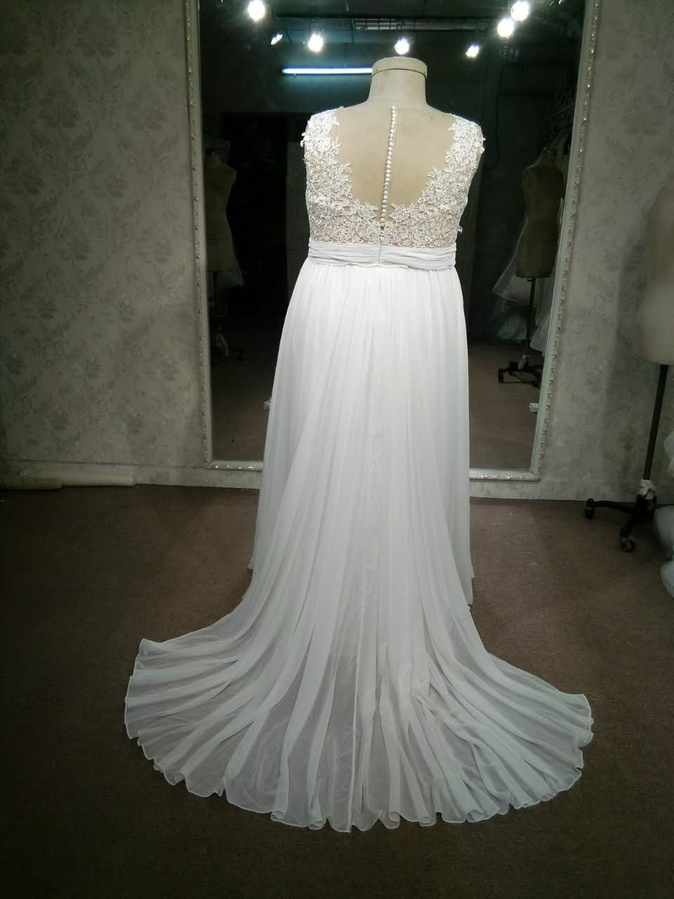 Sleeveless plus size wedding dress