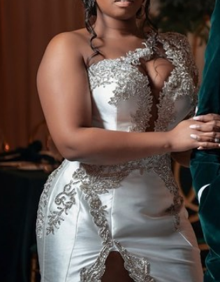 C2022-FBS887 - one arm crystal beaded wedding dress slit with detachable ball gown